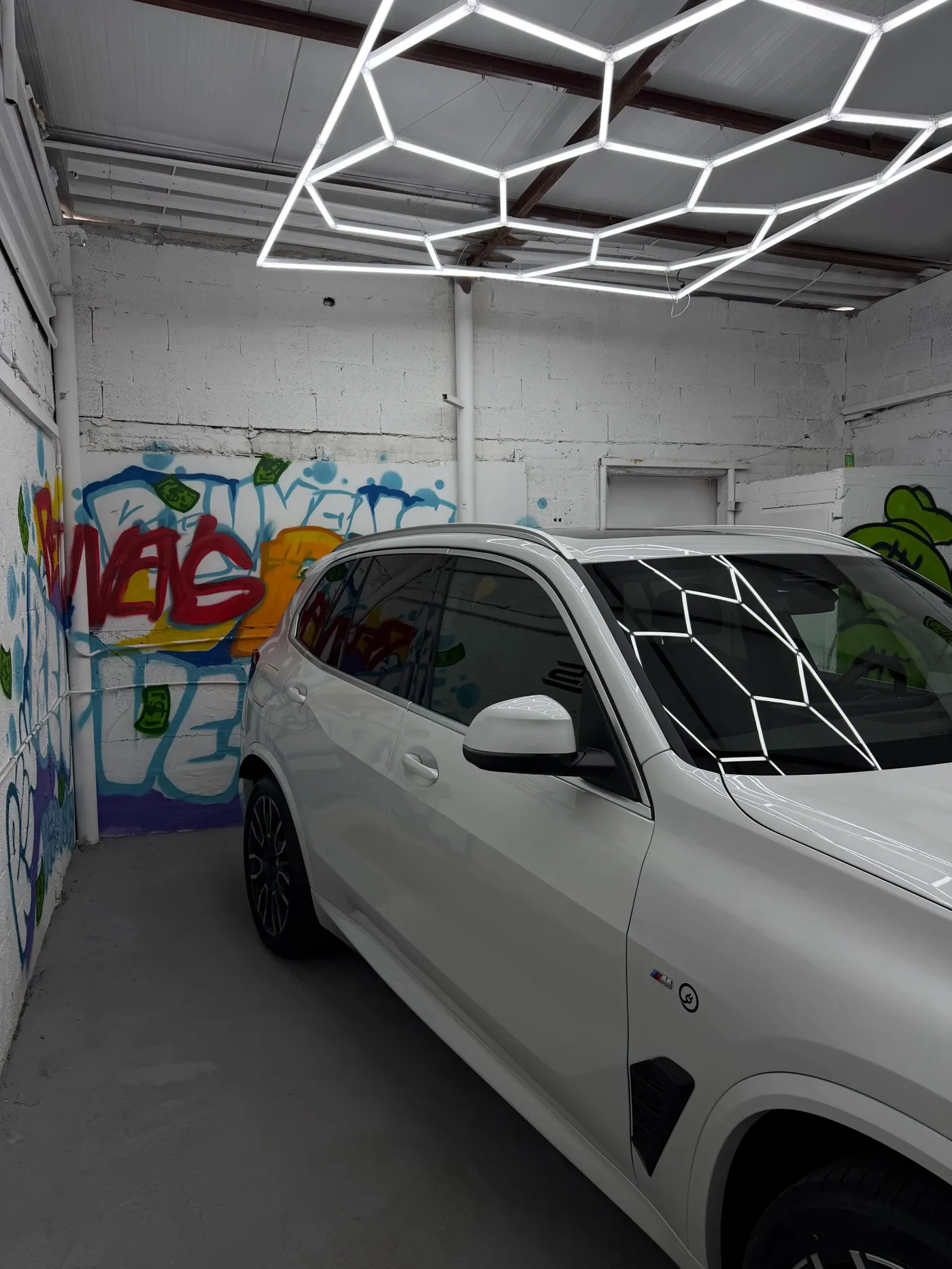 BMW X5 בסדנת Reuvens — צילום מקורי 2 מתוך 5